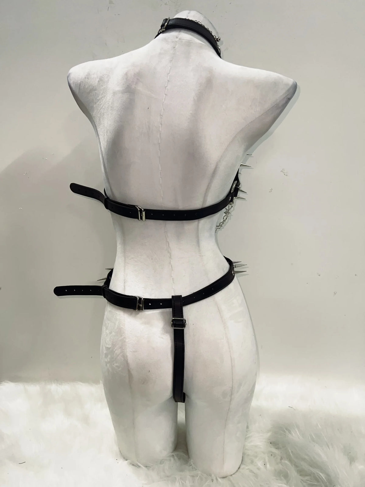 The Bio-Cage Spike Harness